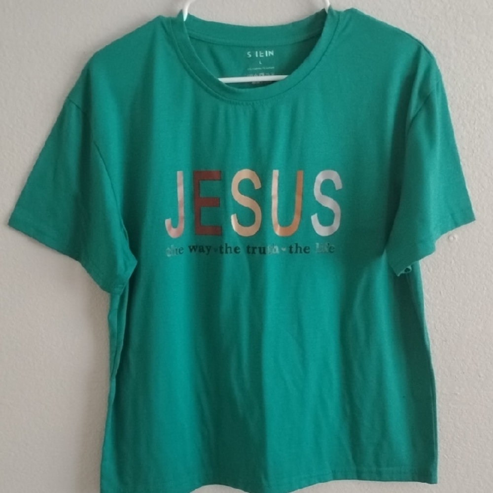 SHEIN Green JESUS Graphic Kids Tee